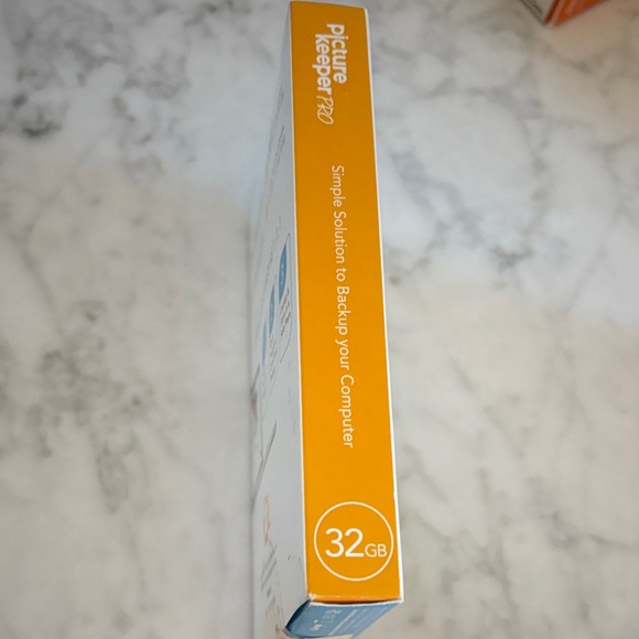 Picture Keeper Pro 32GB Backup Drive - Picture 3 of 3